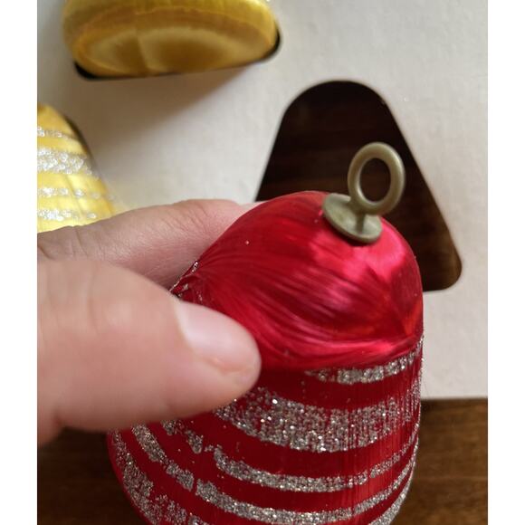 Set of 6 Vintage Pyramid Satin Bell Hanging Ornaments 4 Red 2 Yellow Boxed - Picture 2 of 6